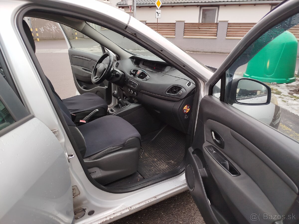 Renault Scénic 1.5 dCi 2009 - 8