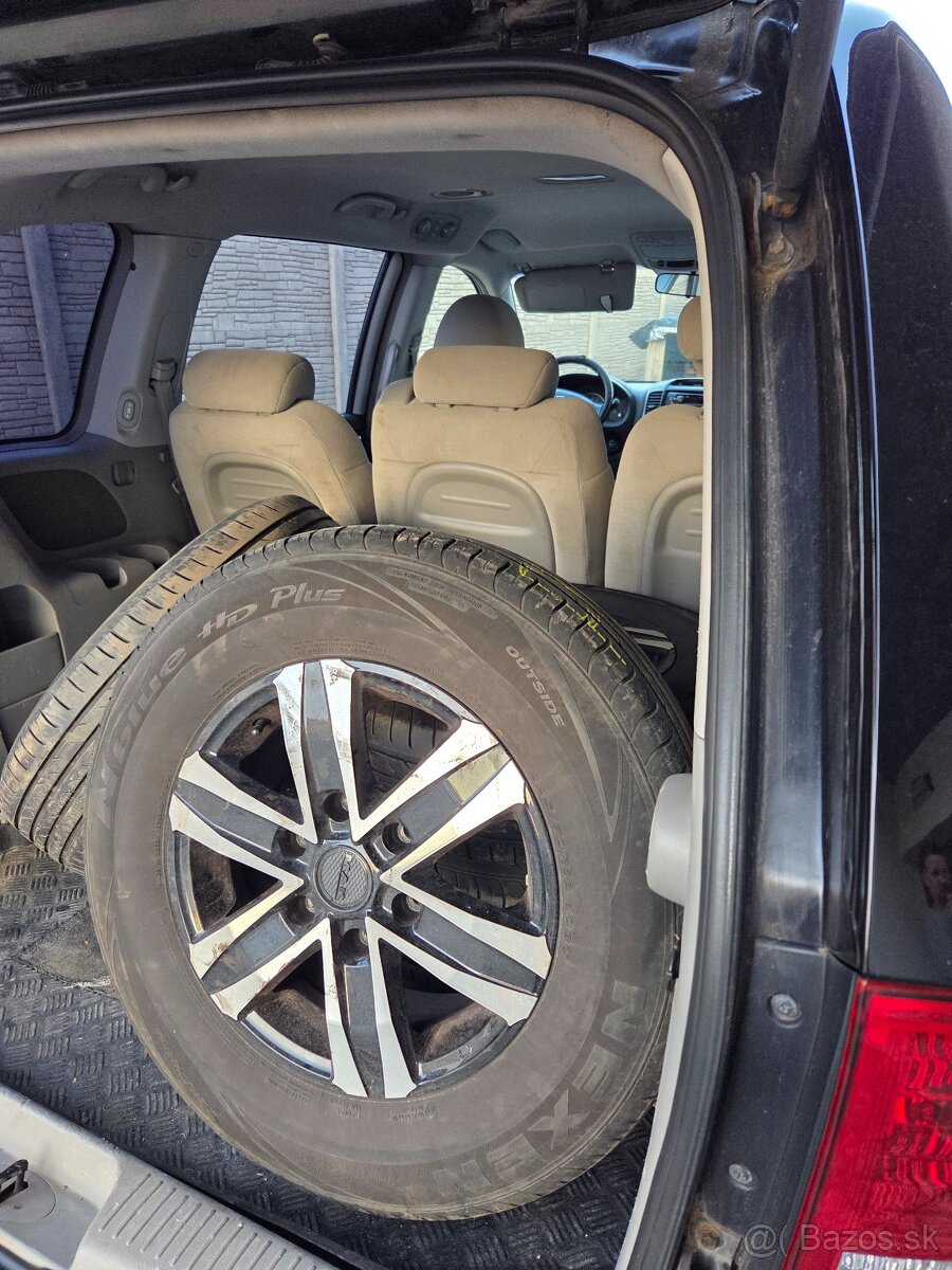 Kia Carnival benzín 2.7 V6 - 8