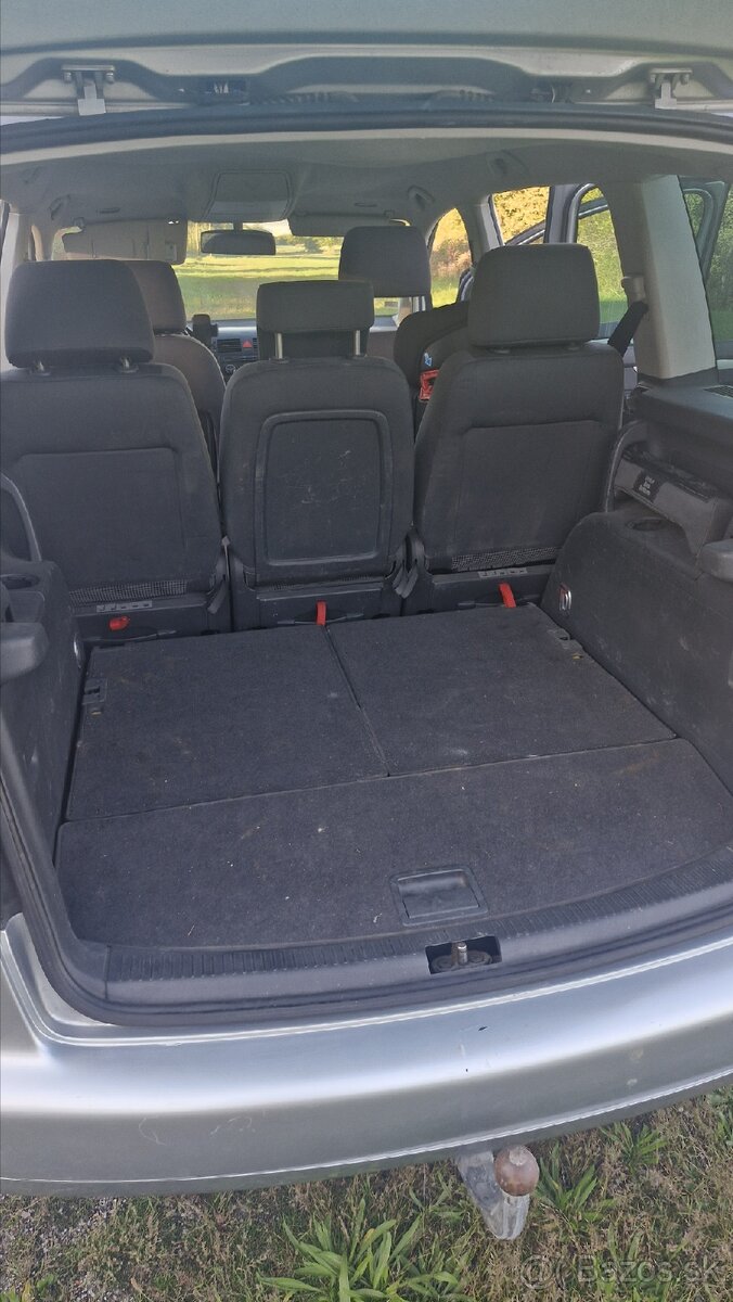 Volkswagen Touran - 8