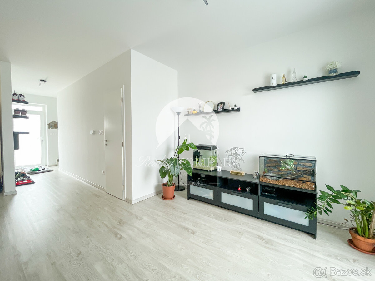 Reality KOMPLEX s.r.o. Vám ponúka NA PREDAJ štýlový dvojpodl - 8