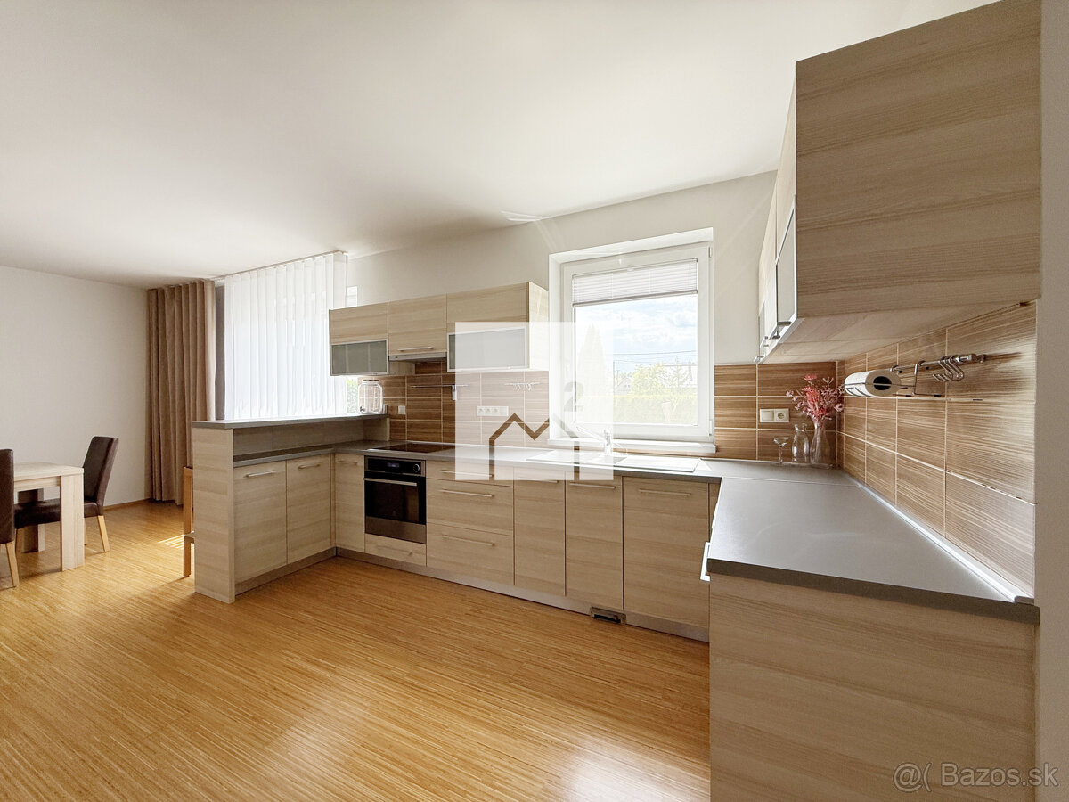 Predaj rodinnej vily s krásnou záhradou 1250 m2 | Stránske | - 8