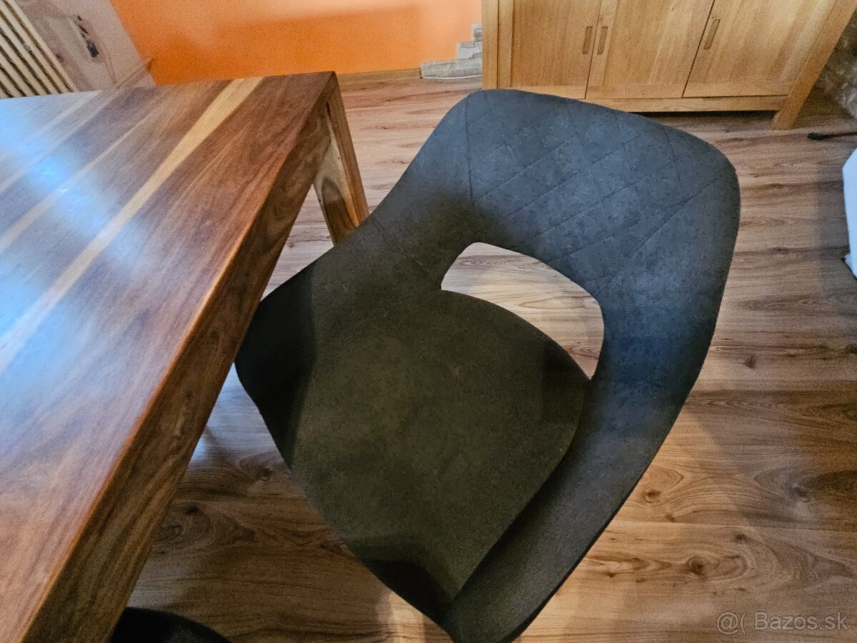 Jedalensky stol masiv +4 stolicky - 8