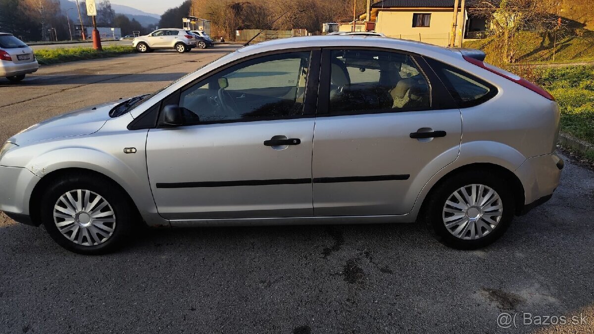 Ford Focus 1.6 - 8