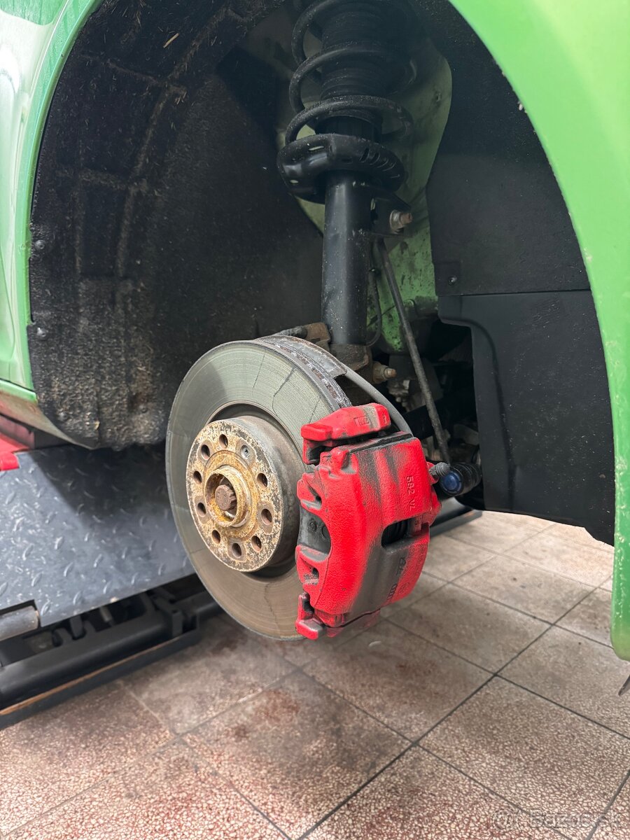 Predné brzdy octavia 2 RS - 8