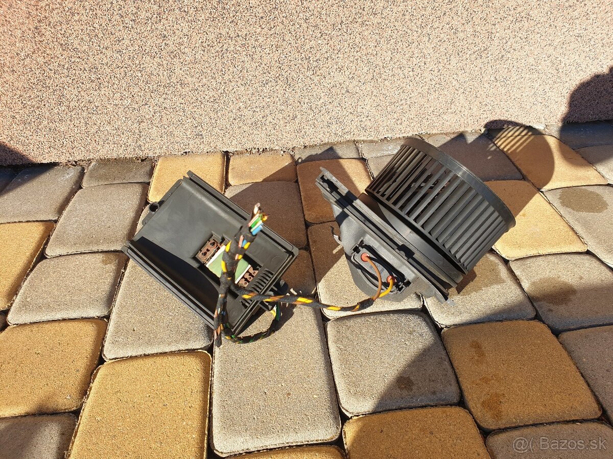 Škoda Octavia 1 predná kapota,strieborná 9102 - 8