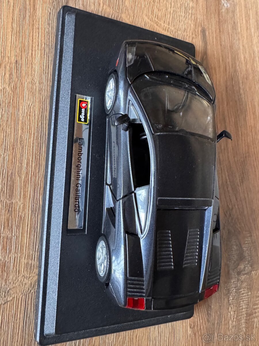 Sběratelský kovový model Lamborghini Gallardo. - 8
