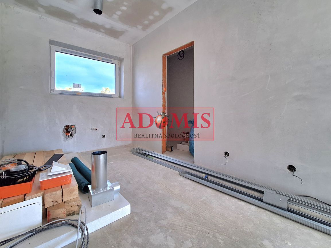 Na predaj bezbariérový bungalov Ruskov, 650m2, 3x kúpelňa,12 - 8