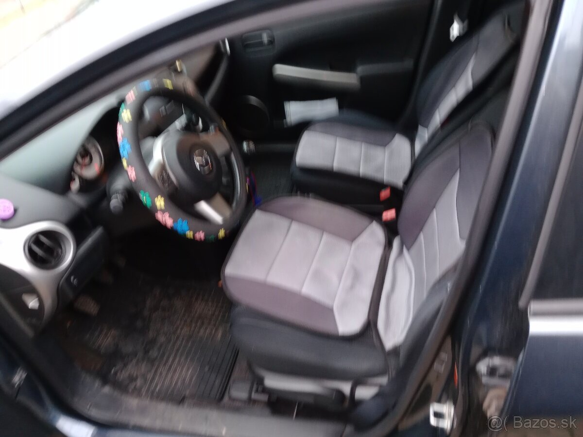 Predám Mazdu 2 - 8