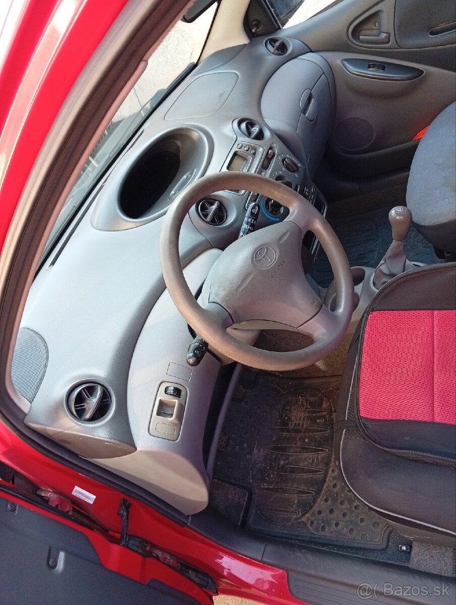 Toyota Yaris - 8