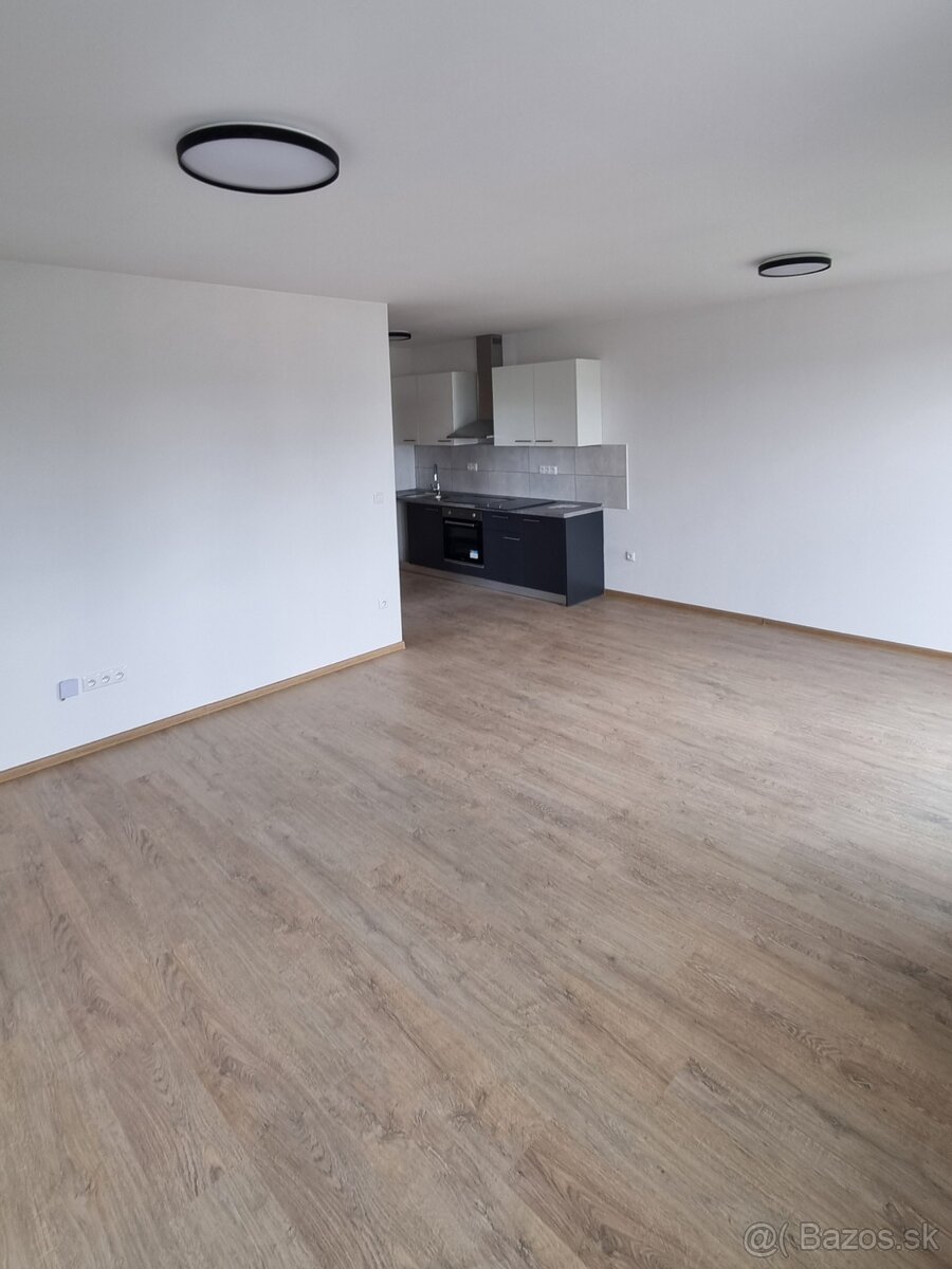 Priestranný 3- izbový byt, BD Popper Bytča centrum - 8