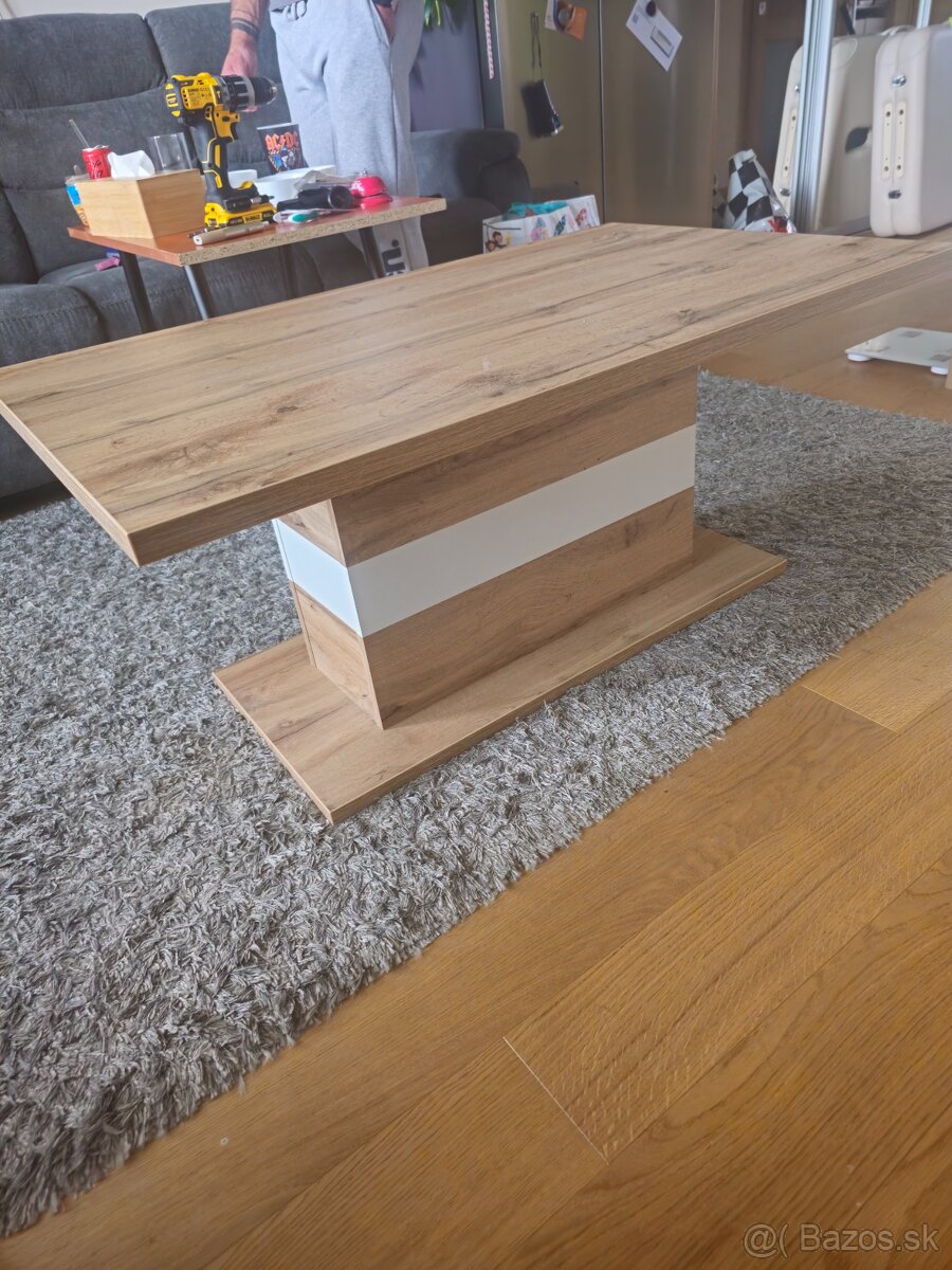 Predám veľký jedálenský stôl so stoličkami + menší stolík - 8