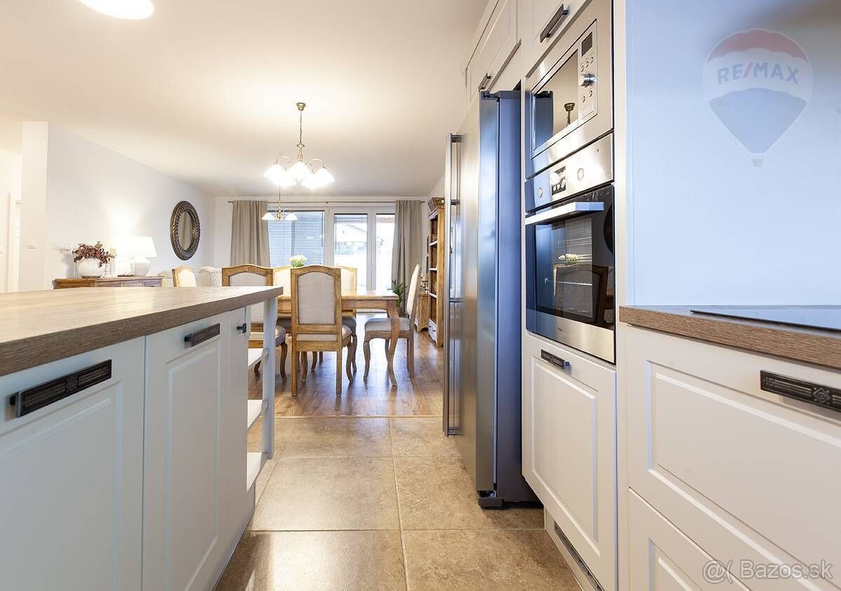 Na predaj 5-izbový rodinný dom v Sološnici - 8