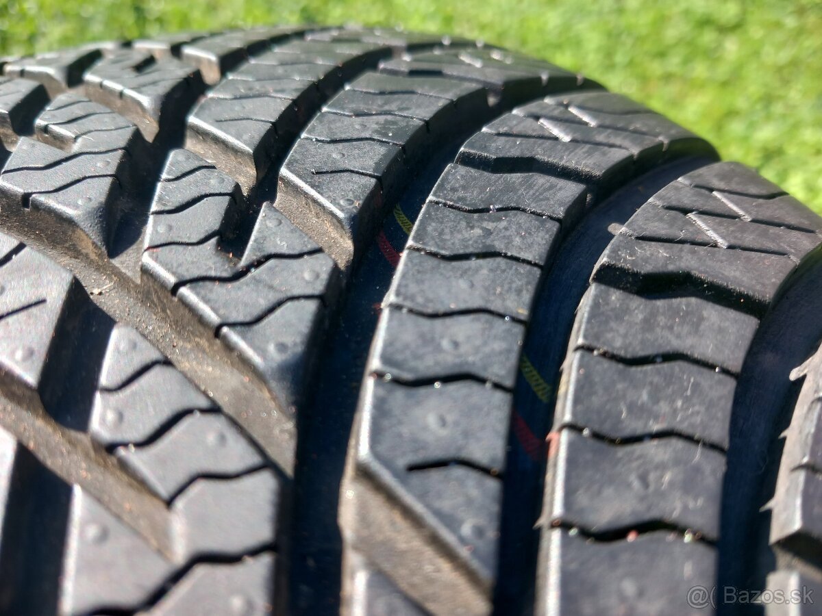 225/50 r17 celoročne pneumatiky - 8