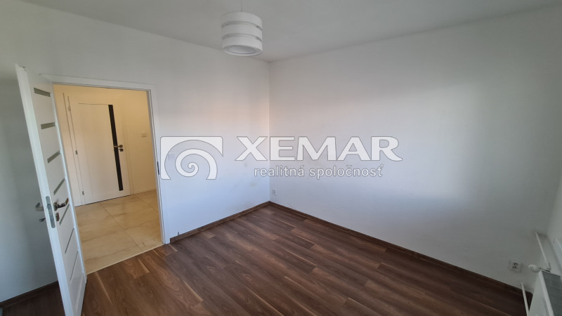 Na predaj 3-izbový byt s balkónom v Detve - 8