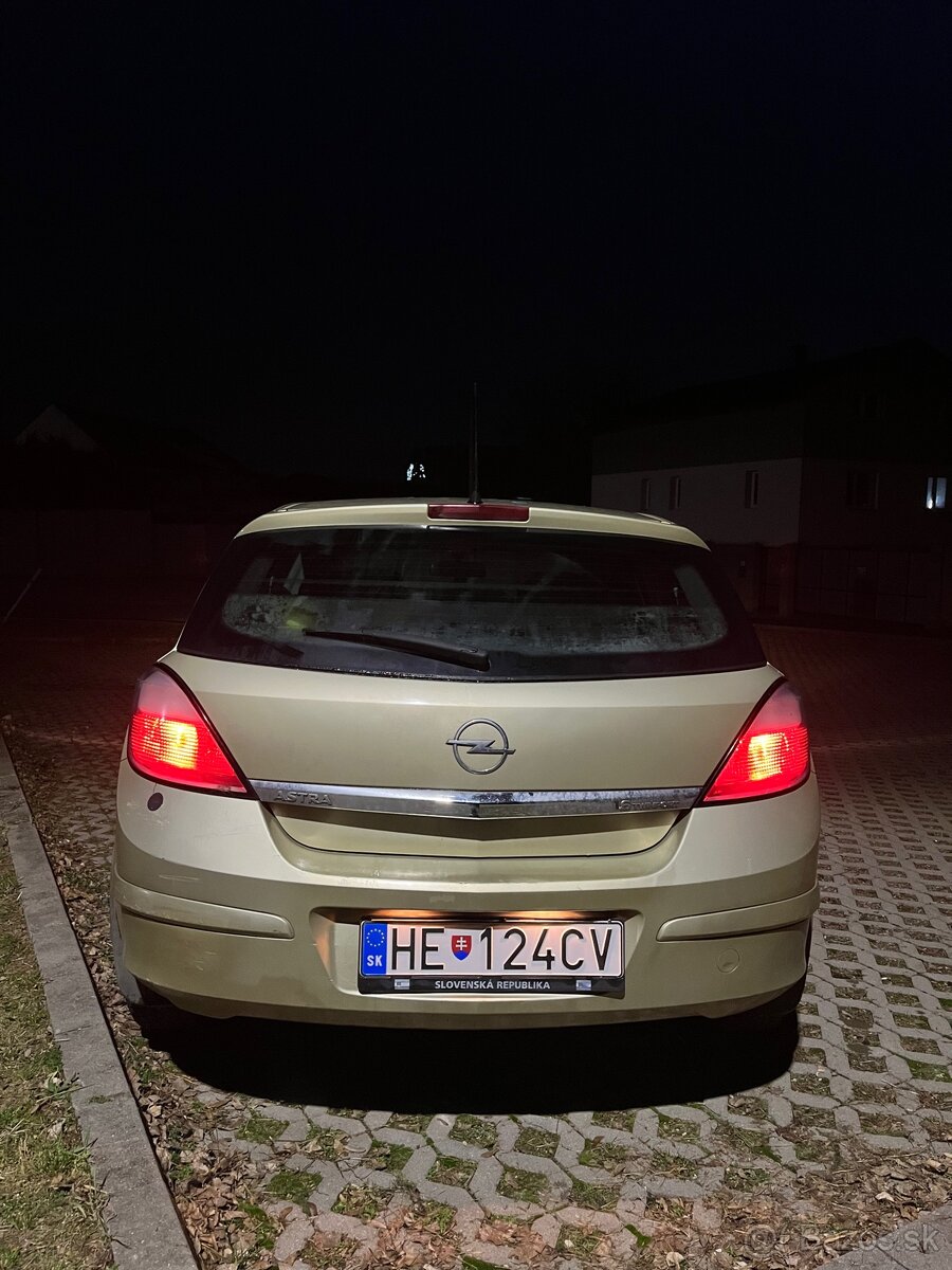 Opel Astra 1.6 H - 8