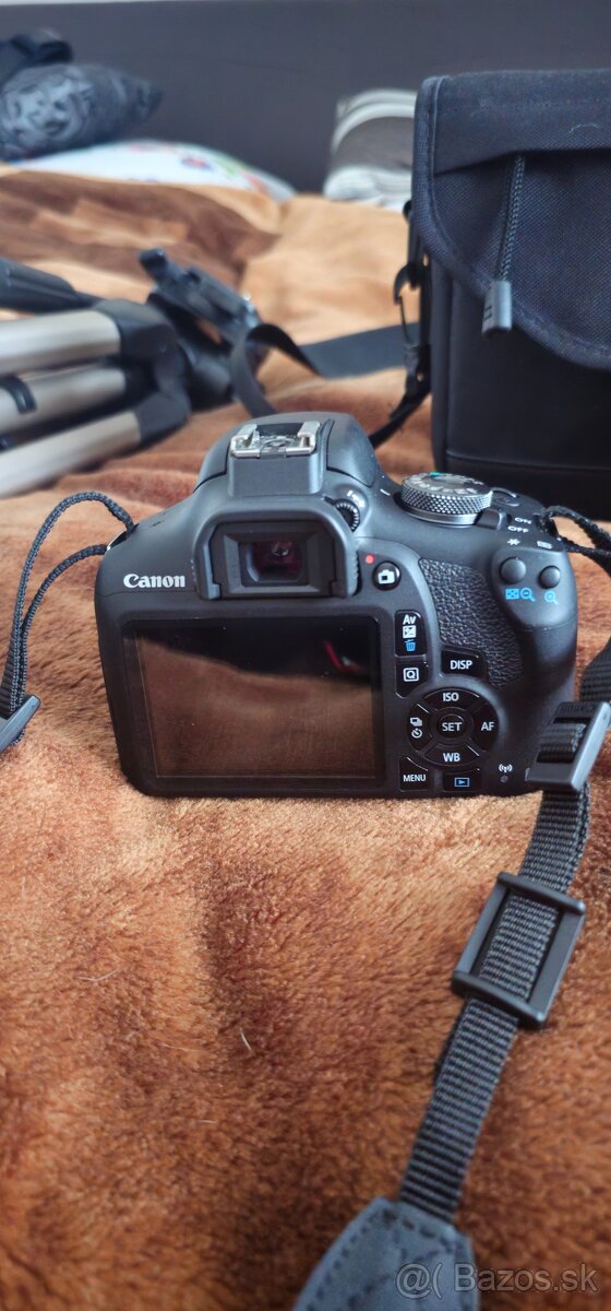 Canon EOS 2000D - 8