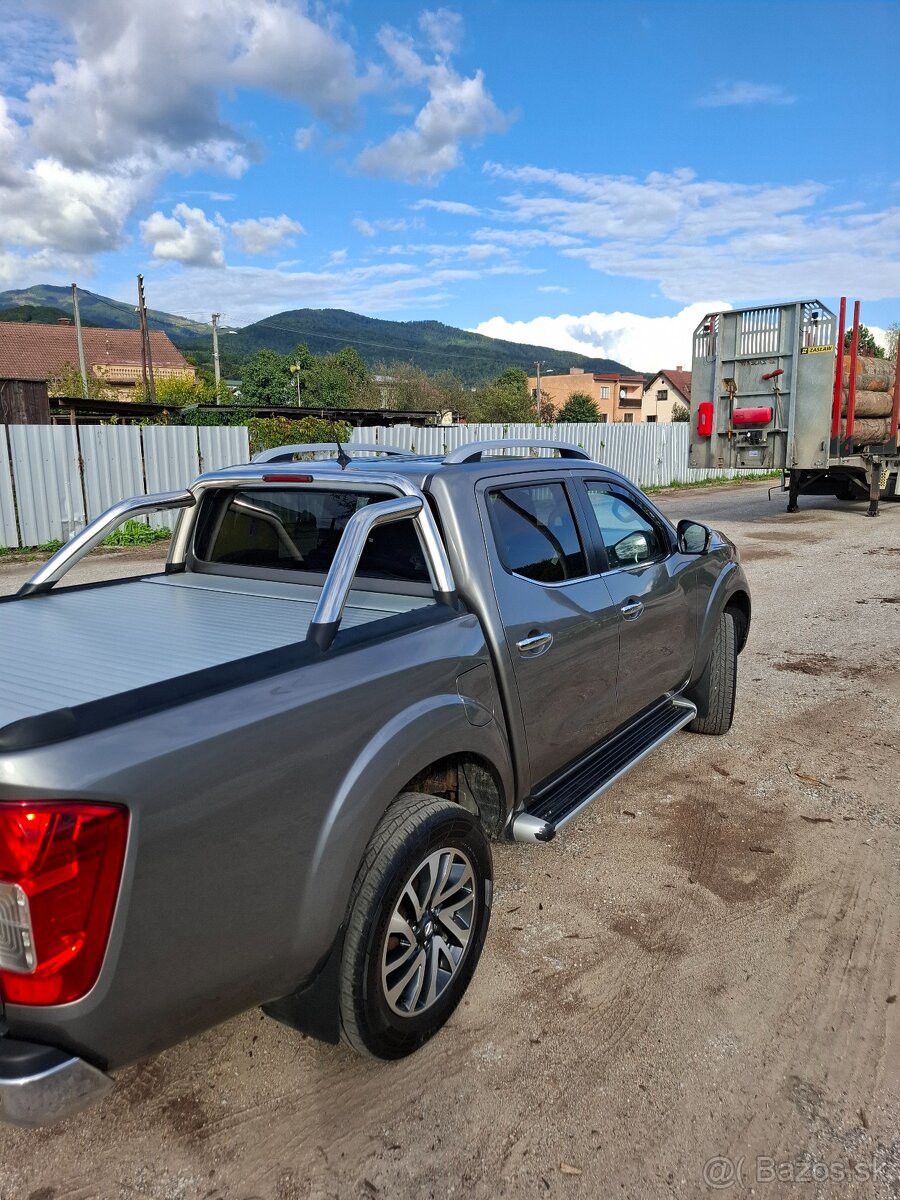 Nissan Navara NP300 Tekna Double Cab 2.3 dCi 190 7 A/T - - 8