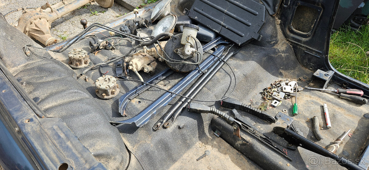 Suzuki Samurai - rôzne náhradné diely - 8