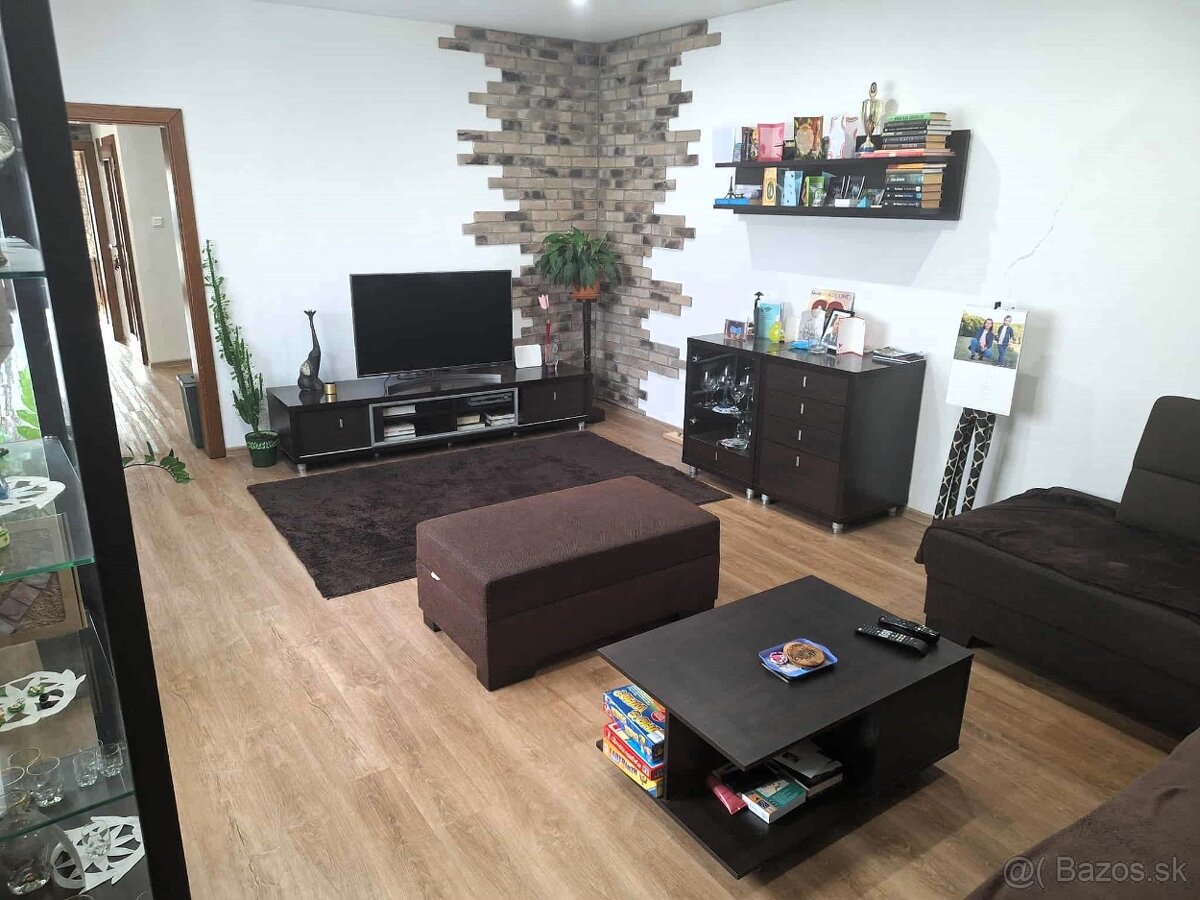 Predaj, rodinný dom v Nových Zámkoch - 8