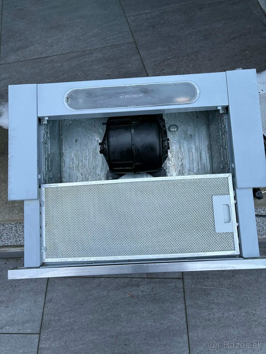 Predám kuchynský digestor MORA - 8