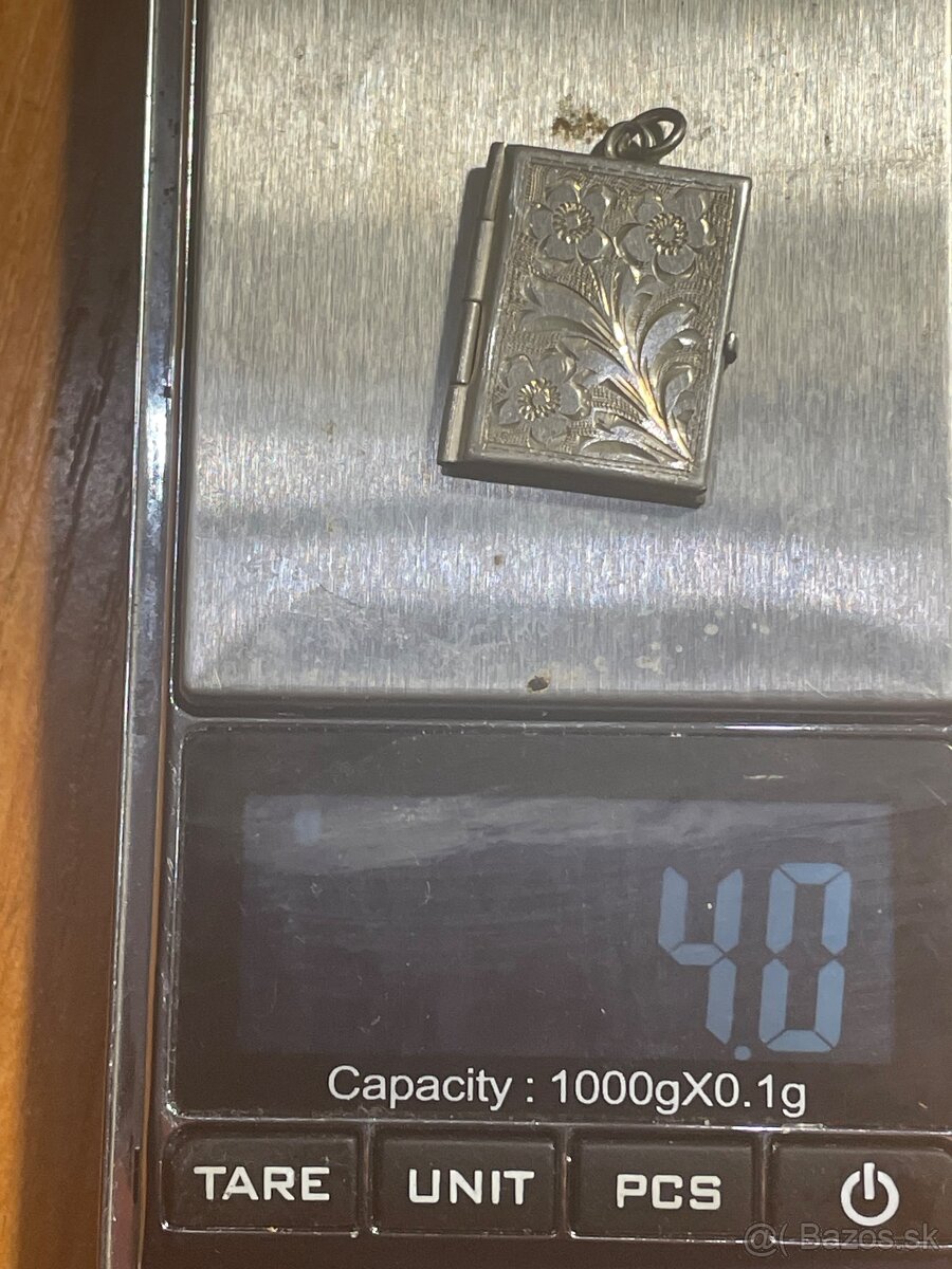 starozitny strieborný medailon - 8