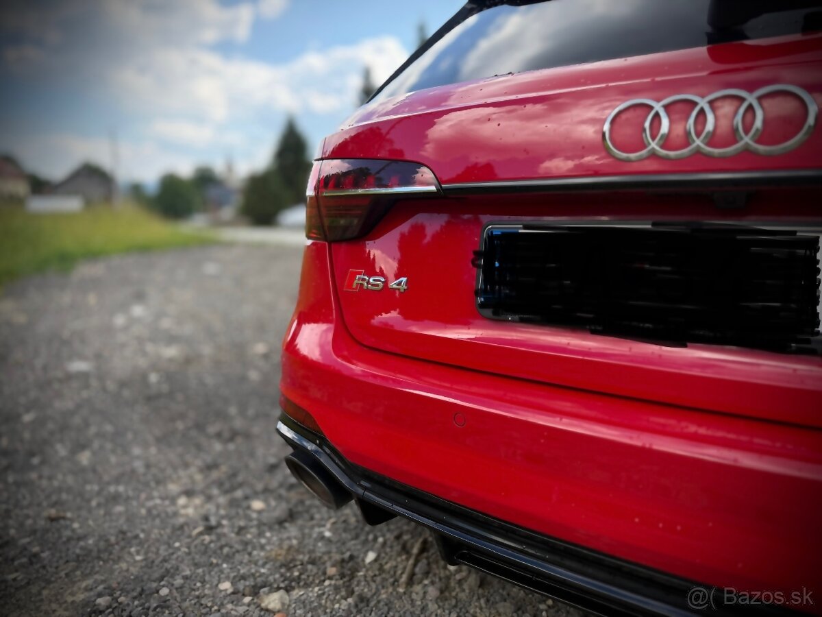 Audi RS4 COMPETITION MATRIX VIRTUAL Red/Black - 8