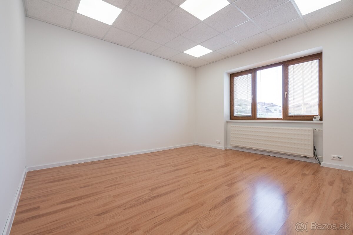 Prenájom kancelárskych priestorov v centre TN - 8