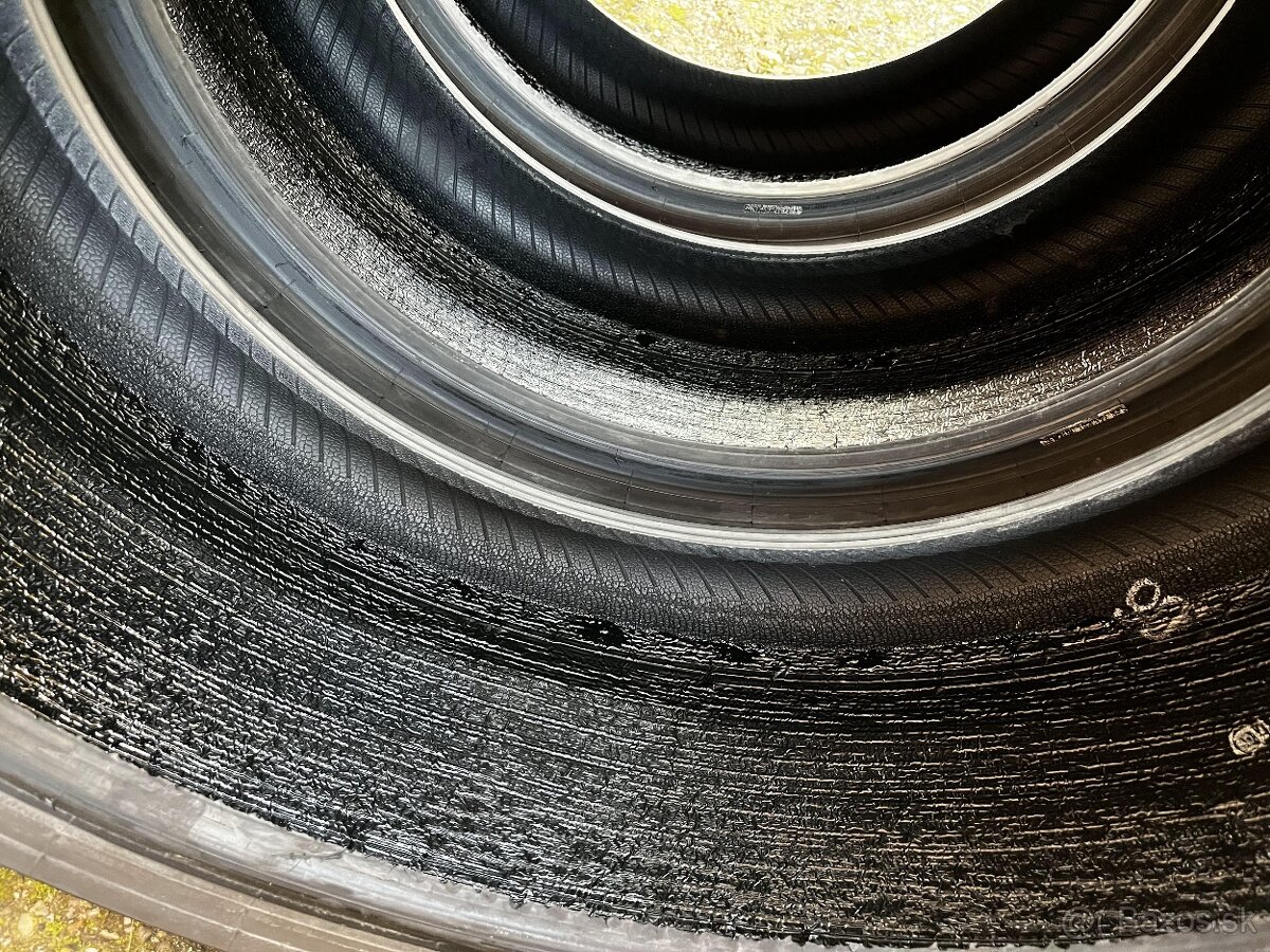 Pirelli Pzero 245/40/r19 - 8