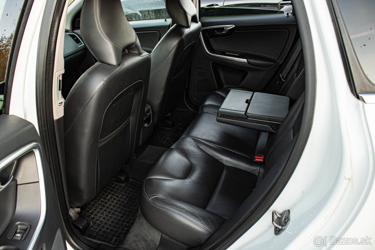 Volvo XC60 D4 2.0L Drive-E Ocean Race Geartronic - 8