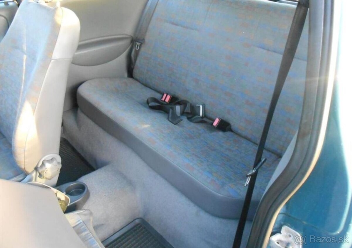 Opel Corsa 1,0 12V Club benzín - 8