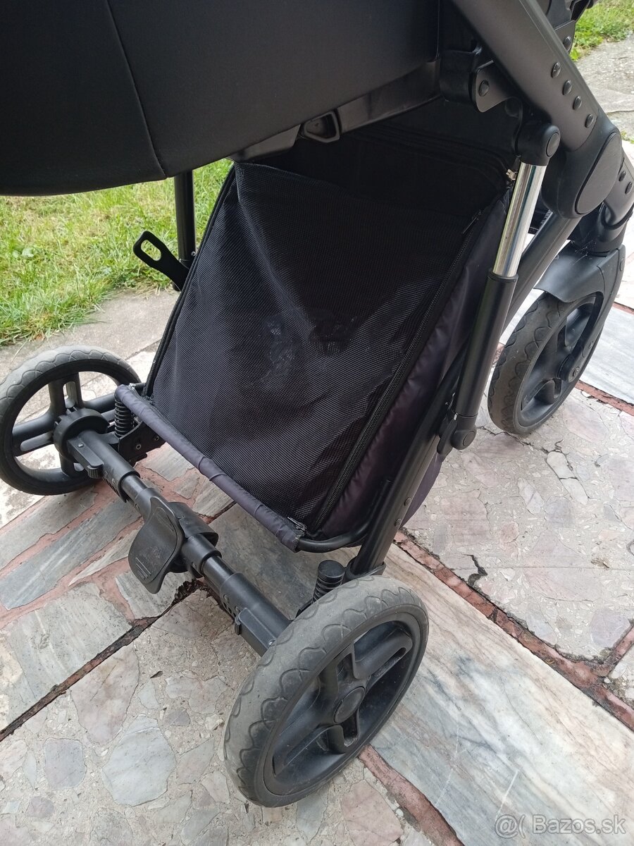 Kočik ,fusak ,sedačka (vajičko), stolička na jedenie. - 8