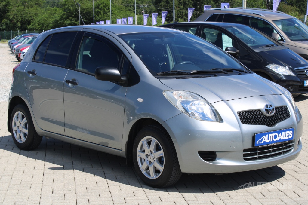 Toyota Yaris 1,0 VVT-i 51 kW BASE - COOL - 8