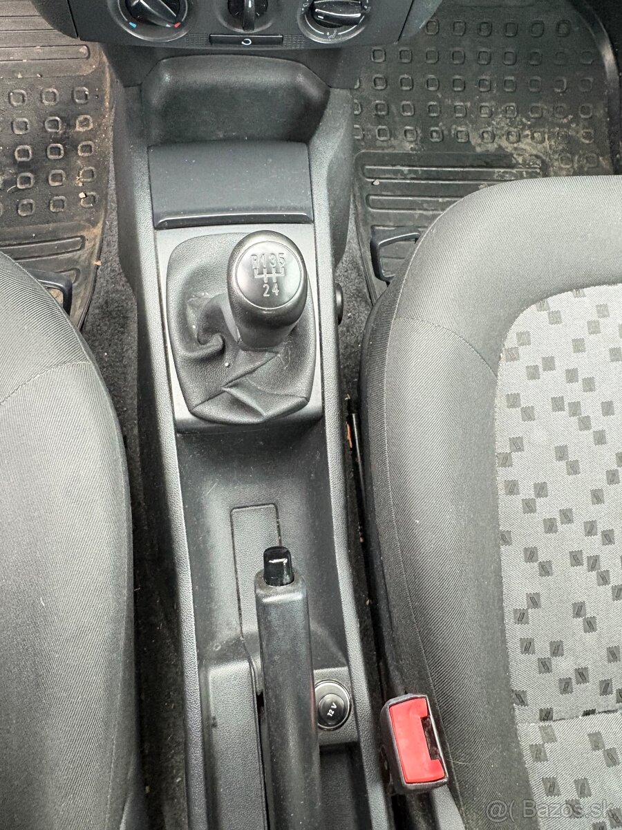 Predám Škodu Fabia 6Y - 8