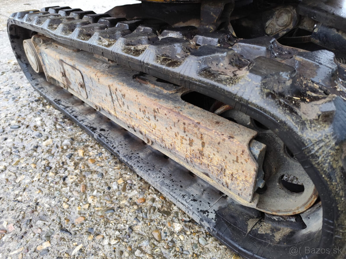 Mini bager Komatsu PC16 - 8