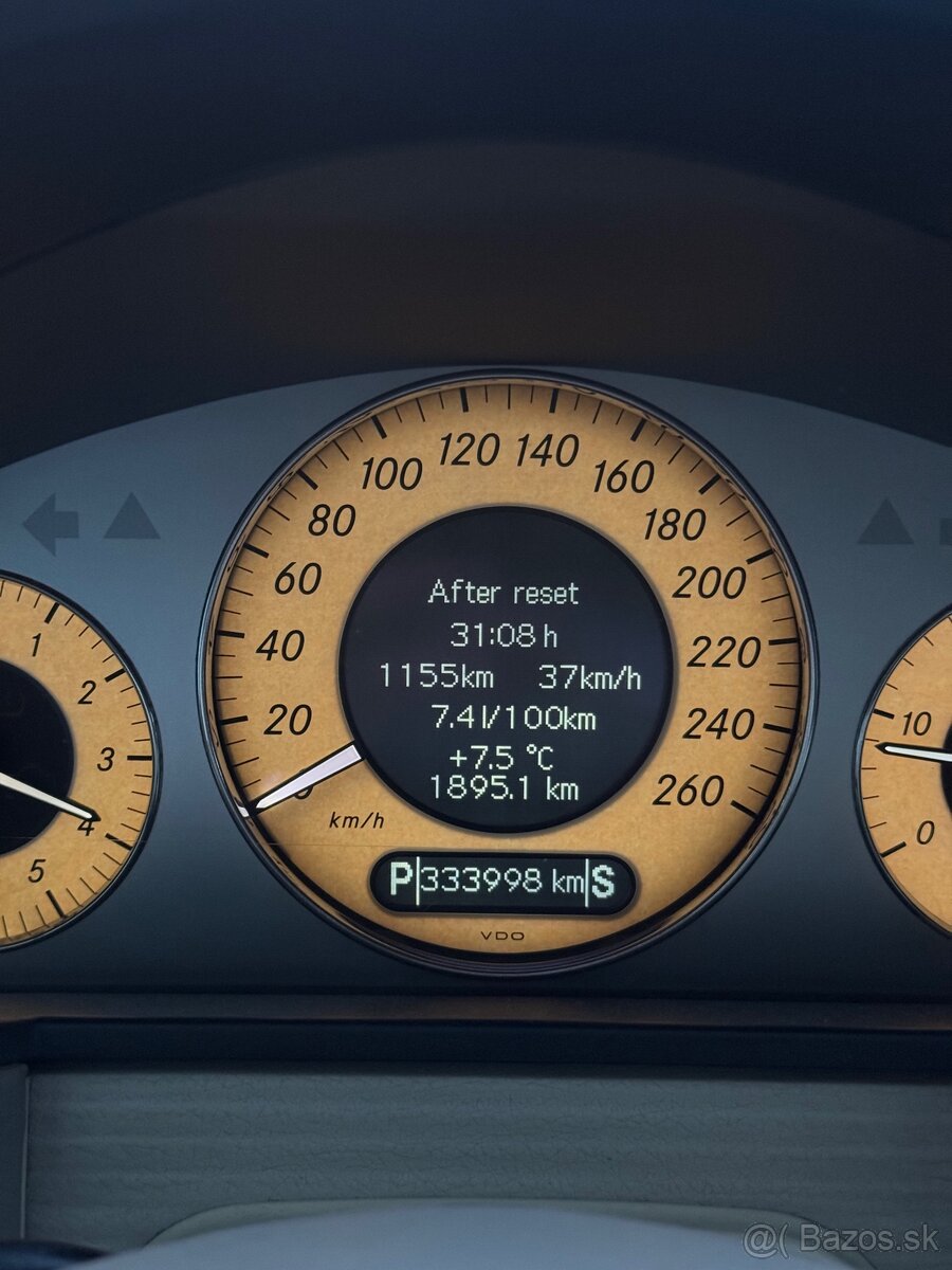 Mercedes-Benz S211 E270 CDI (2004) - 8