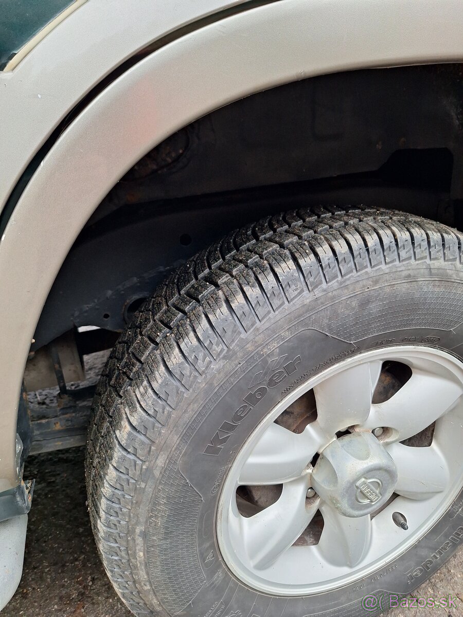 Nissan Terrano 2 - 8