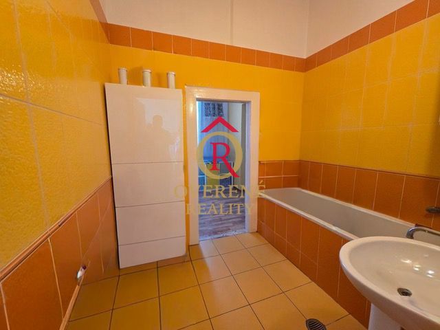 Na predaj veľký 5 izbový byt Lučenec centrum, do Zvolena 30m - 8