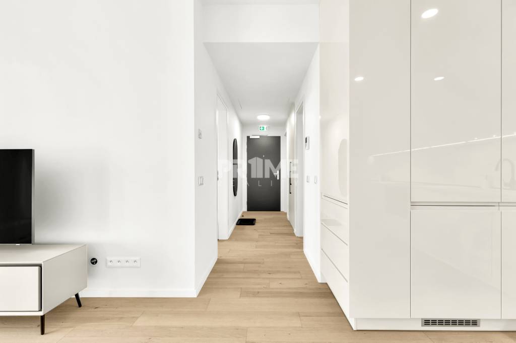 EXKLUZÍVNY 2i byt, PRÍSTAVNA,LOGGIA ,CHLADENIE,PARKING,Plyná - 8