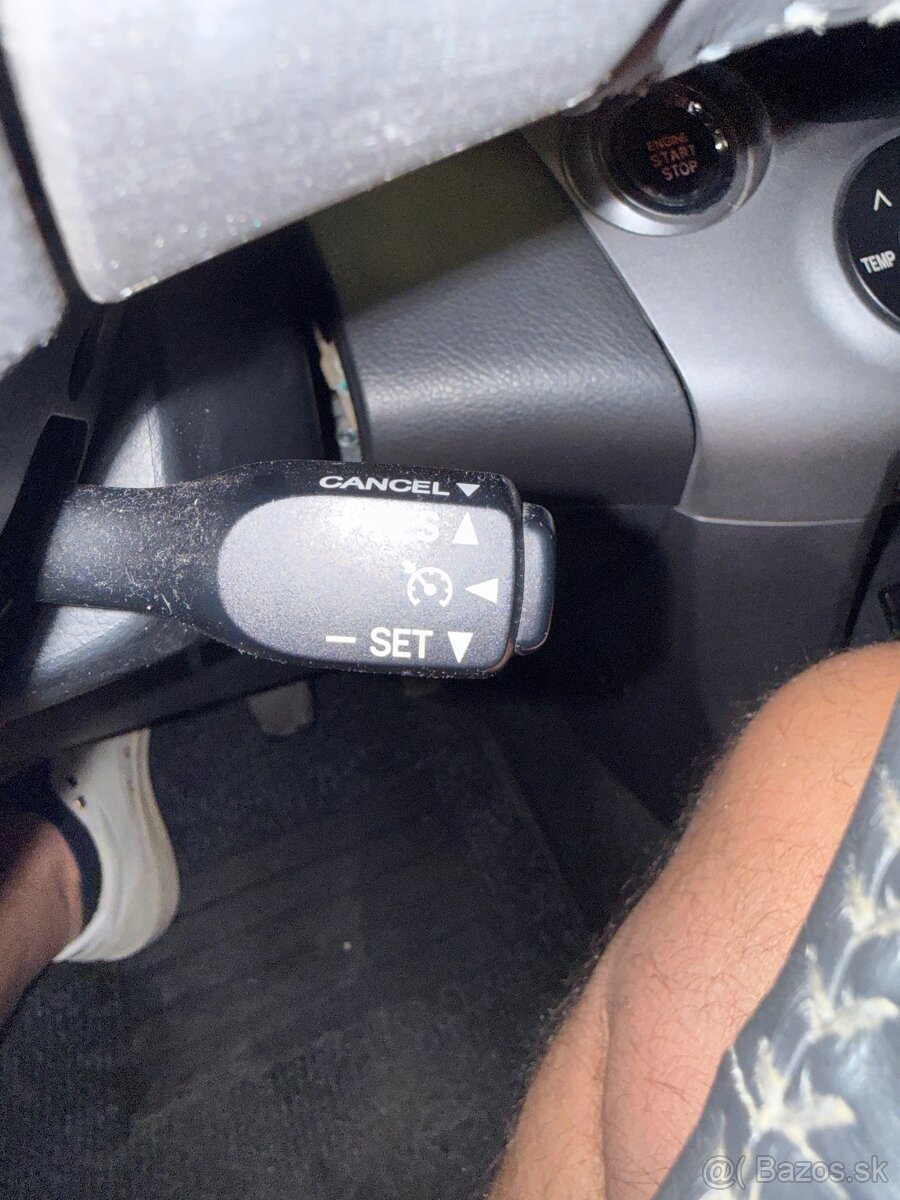 TOYOTA RAV 4 - 8