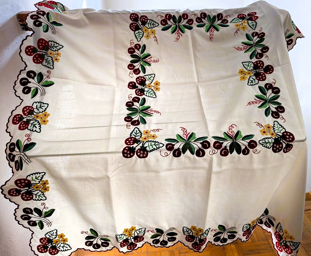 Obrusy + retro obliečka + prestieranie - 8