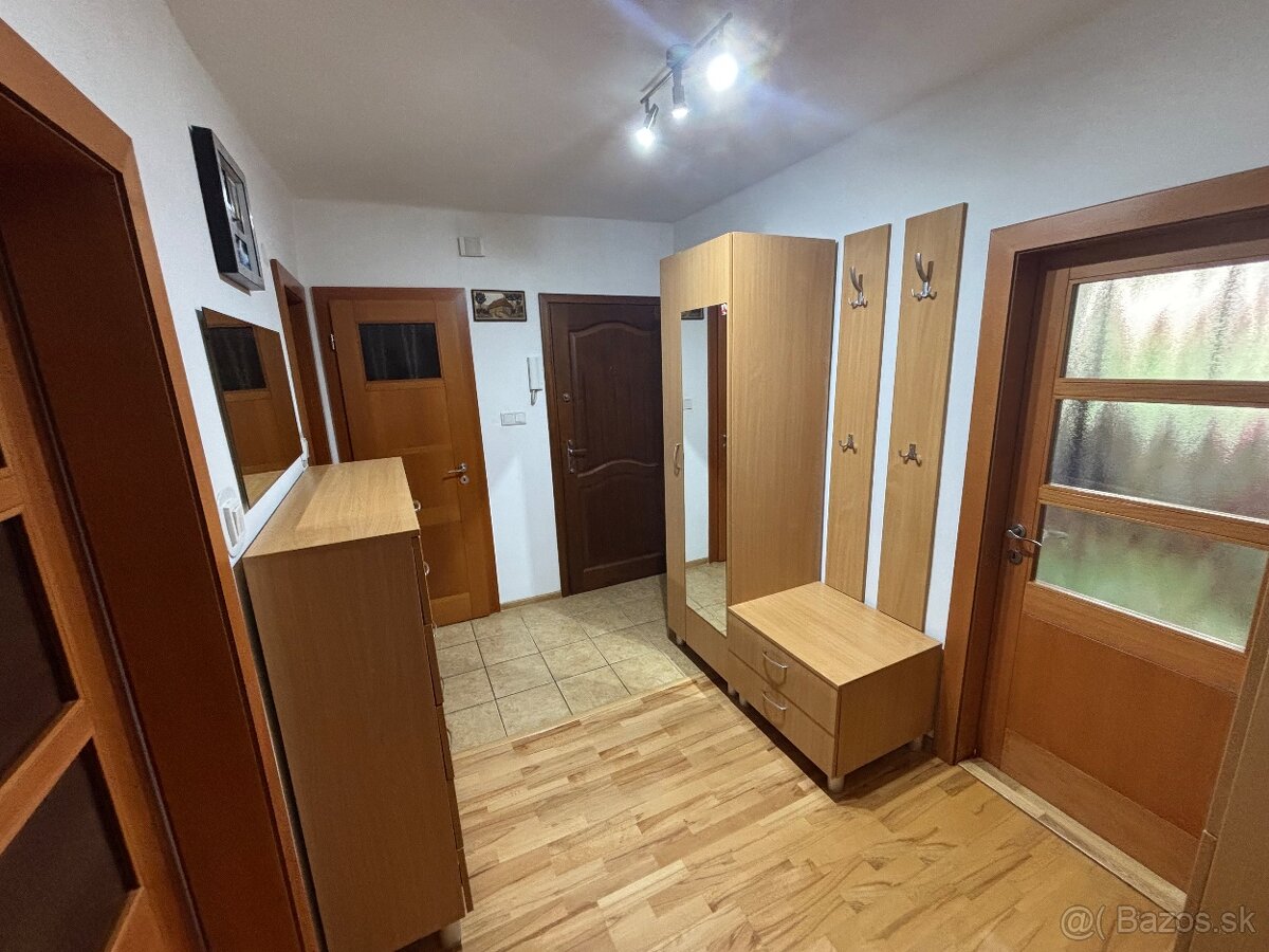 3-izbový priestranný byt - 8