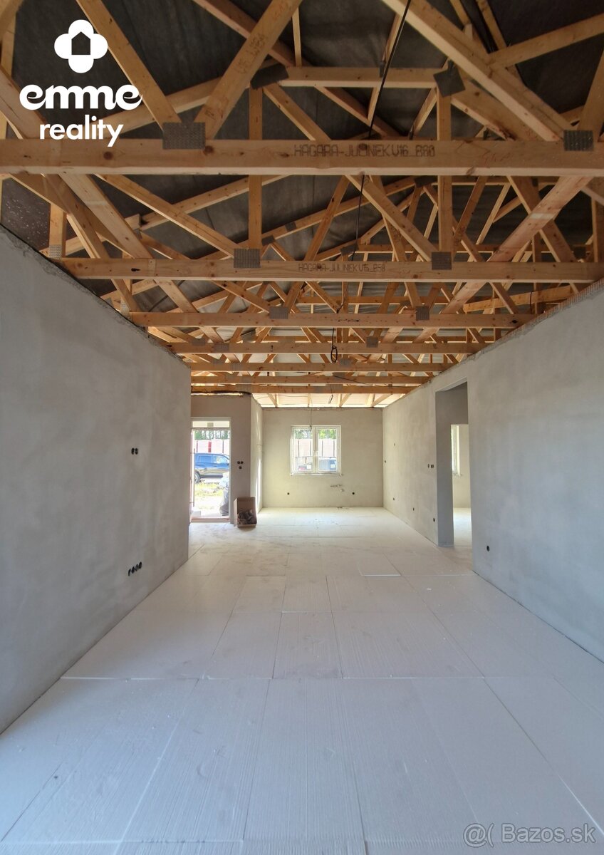 Rodinný dom s 2 bytovými jednotkami v DS, Florida V.P. - 8