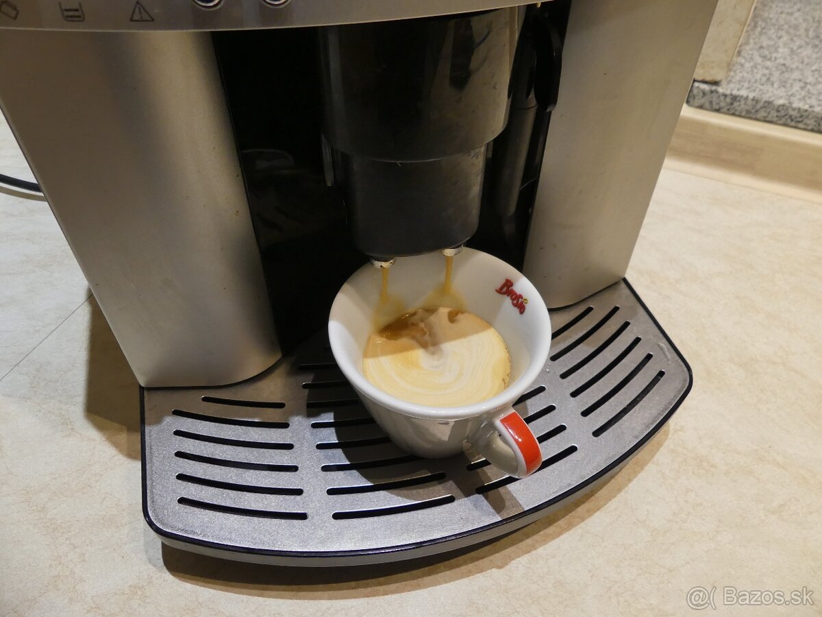 Delonghi Magnifica vo vybornom stave, plne funcny - 8