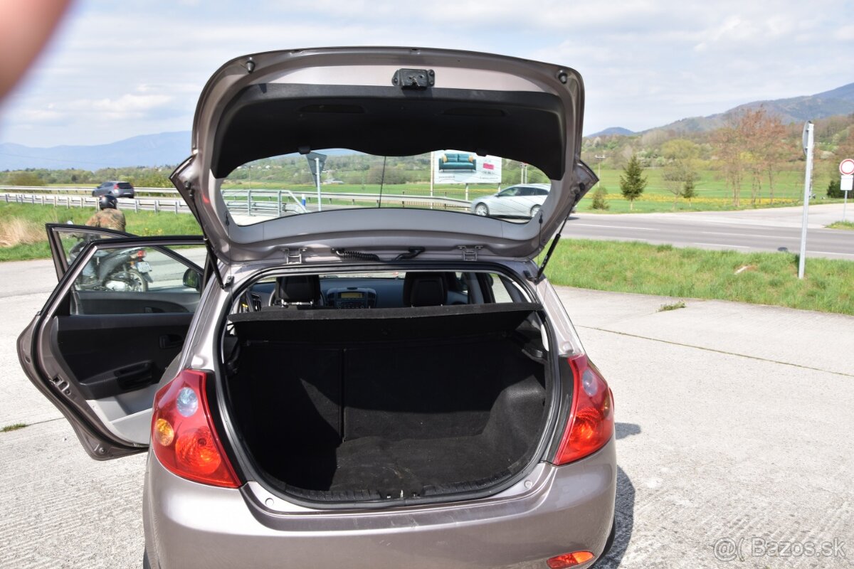 Kia Ceed SW 1.6 CRDi - 8