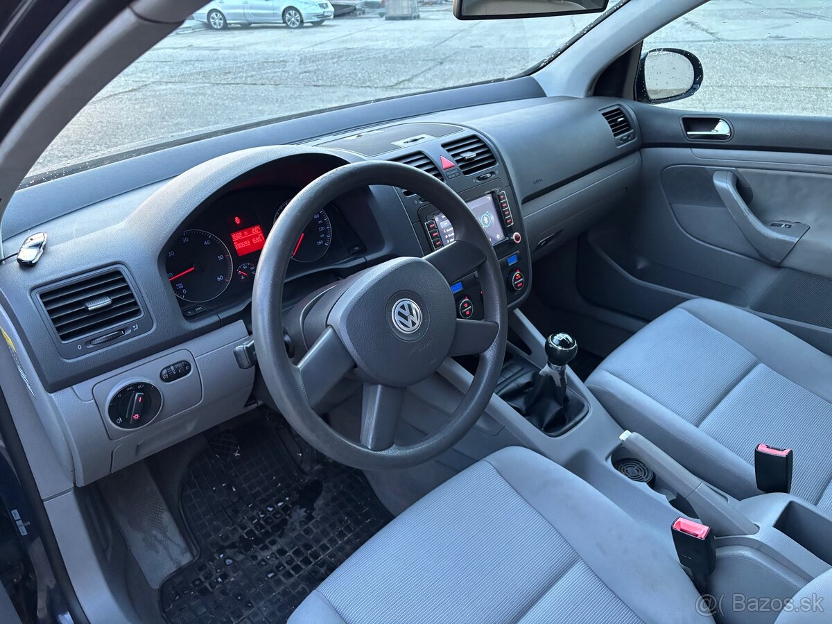 Volkswagen Golf 1.9TDi Nová STK - 8