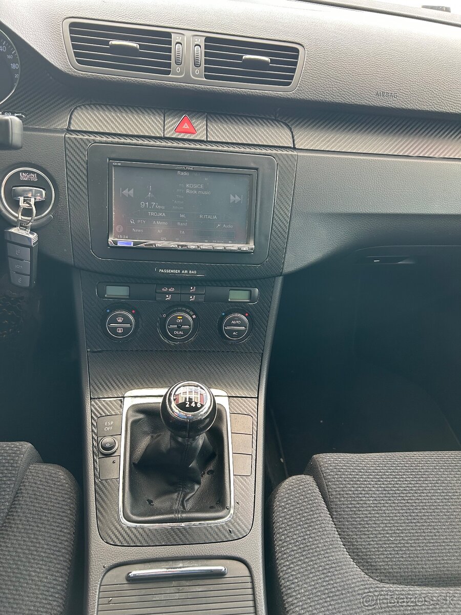 VOLKSWAGEN PASSAT 1.6 85kw 2007 - 8