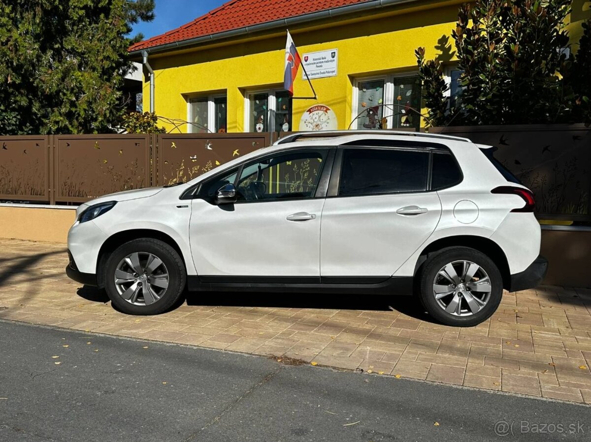 Peugeot 2008 1.2 PureTech Style - 8