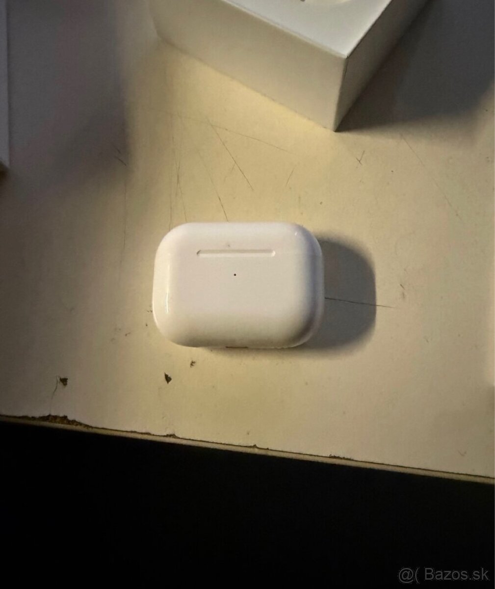 Apple AirPods Pro - 8