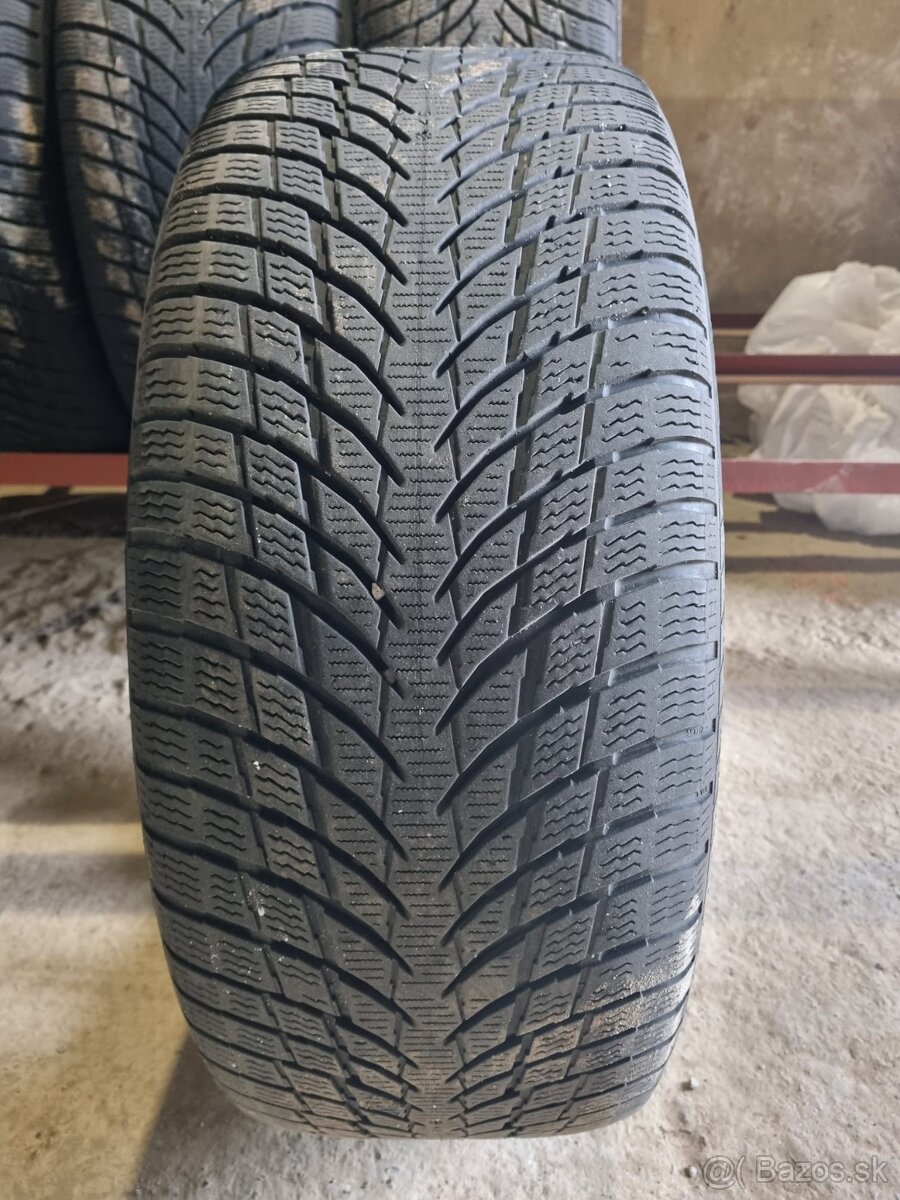 Na pradaj 245/45 R19 - 8