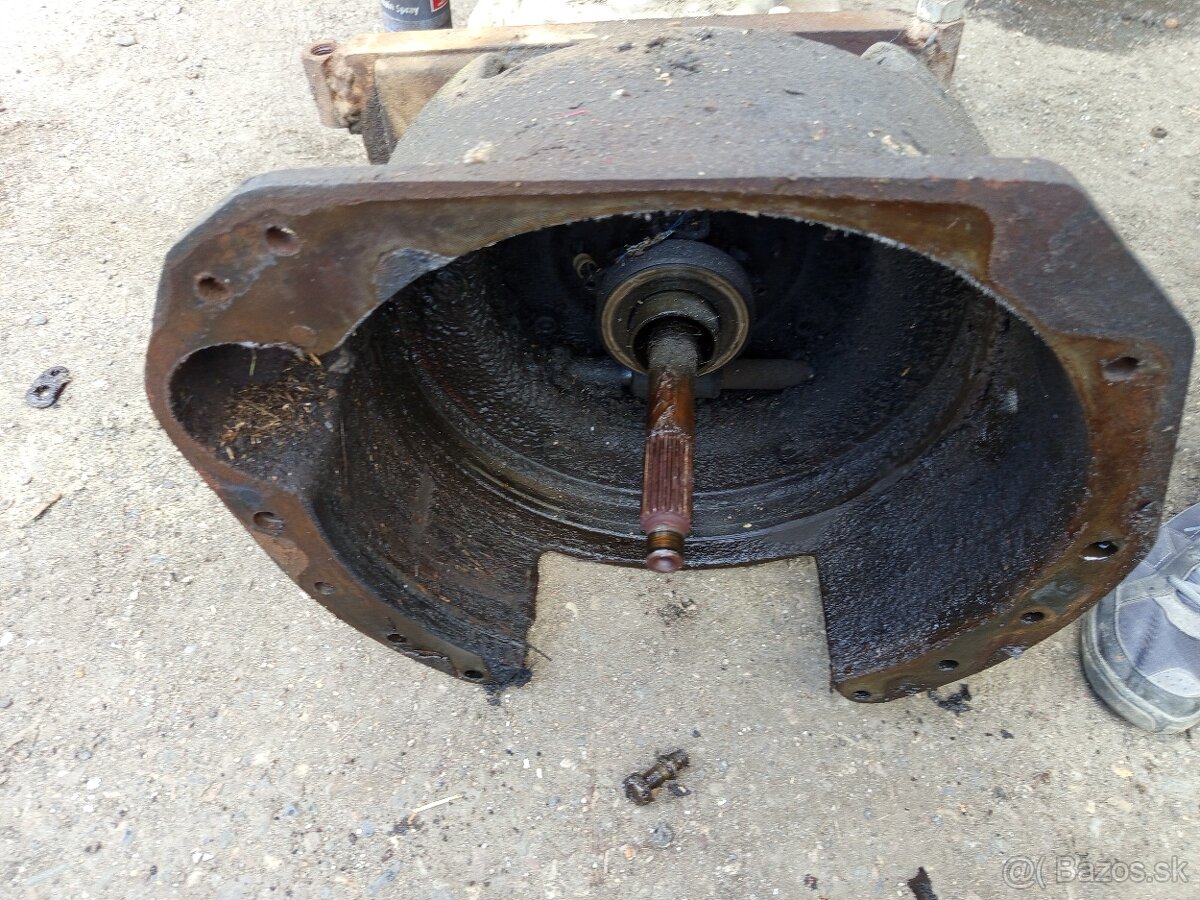 Robur, dh 112, příruba Zetor traktor v3s - 8